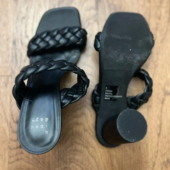 Black braided two strap heels - Picture 2 of 2